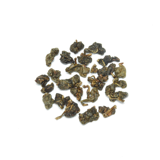 Blend of three Taiwanese teas, slightly oxidized and medium roasted, with smooth nutty and maltose aroma and sweet aftertaste.